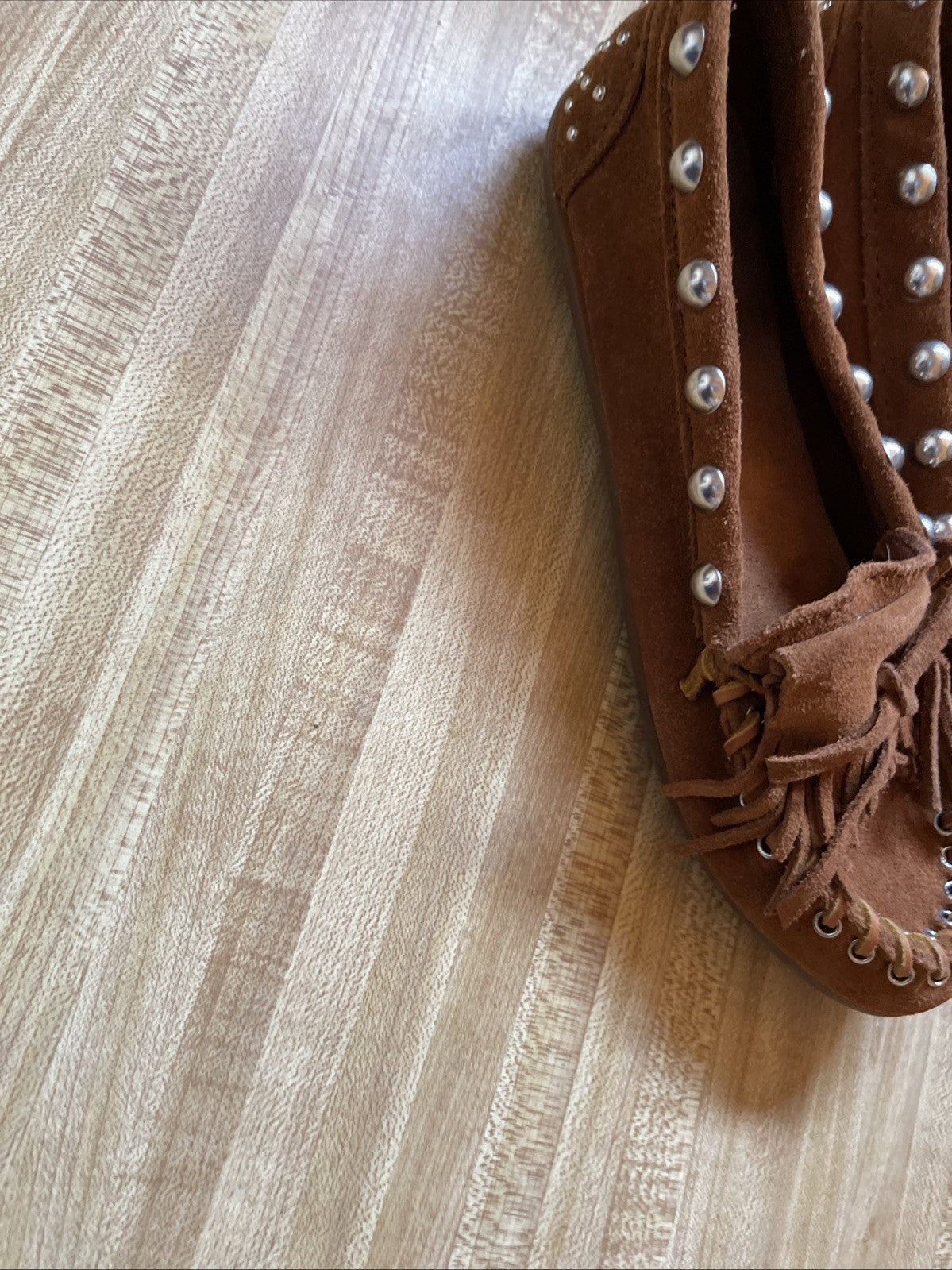 minnetonka moccasins size 8