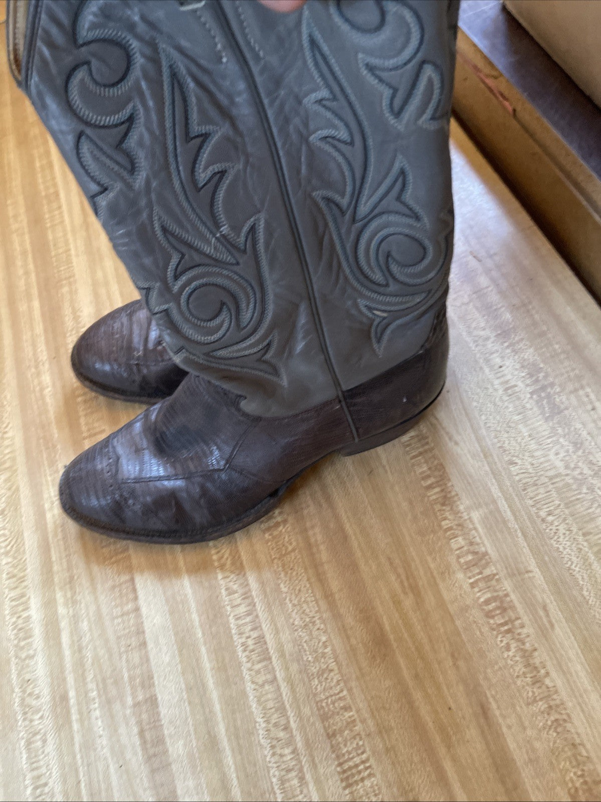 Justin Cowboy Boots 9 D