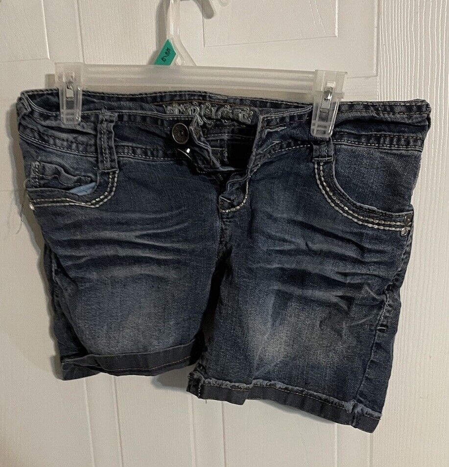 Truce Shorts 9