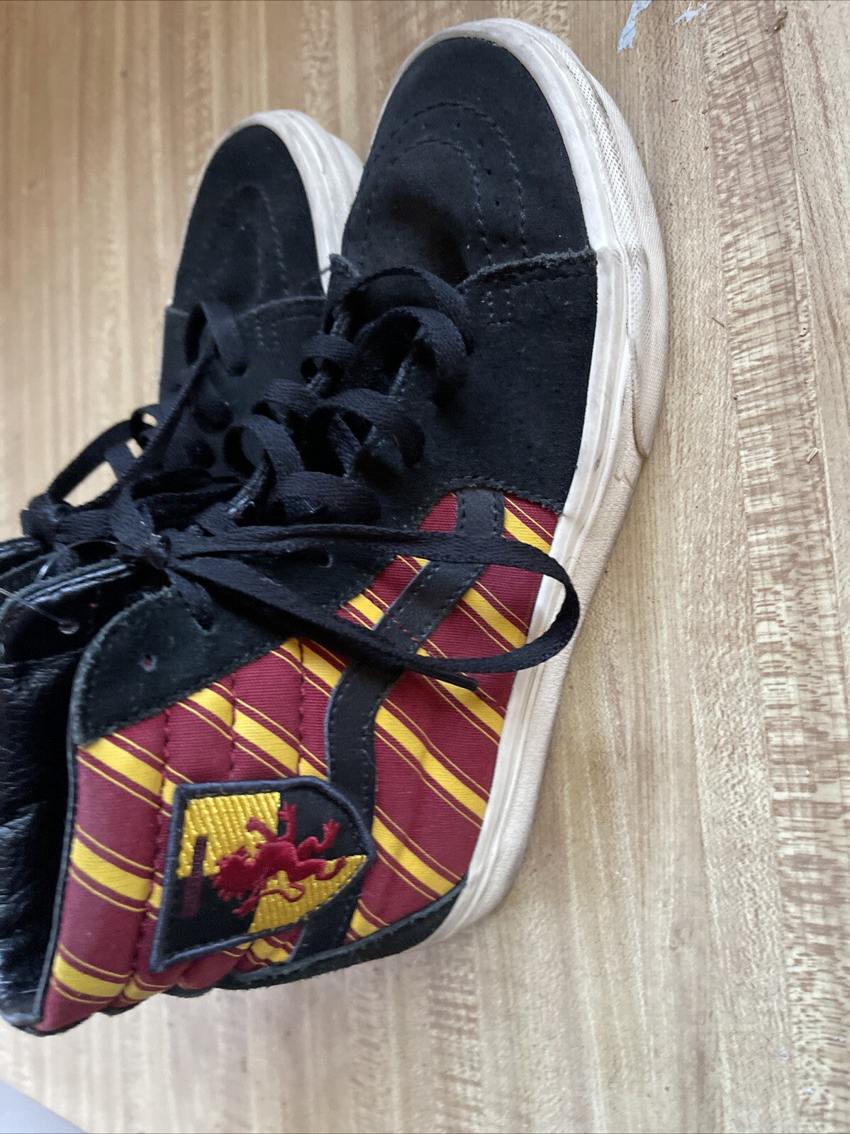 VANS Harry Potter x Sk8- High Gryffindor Men’s 6, Women’s 7.5
