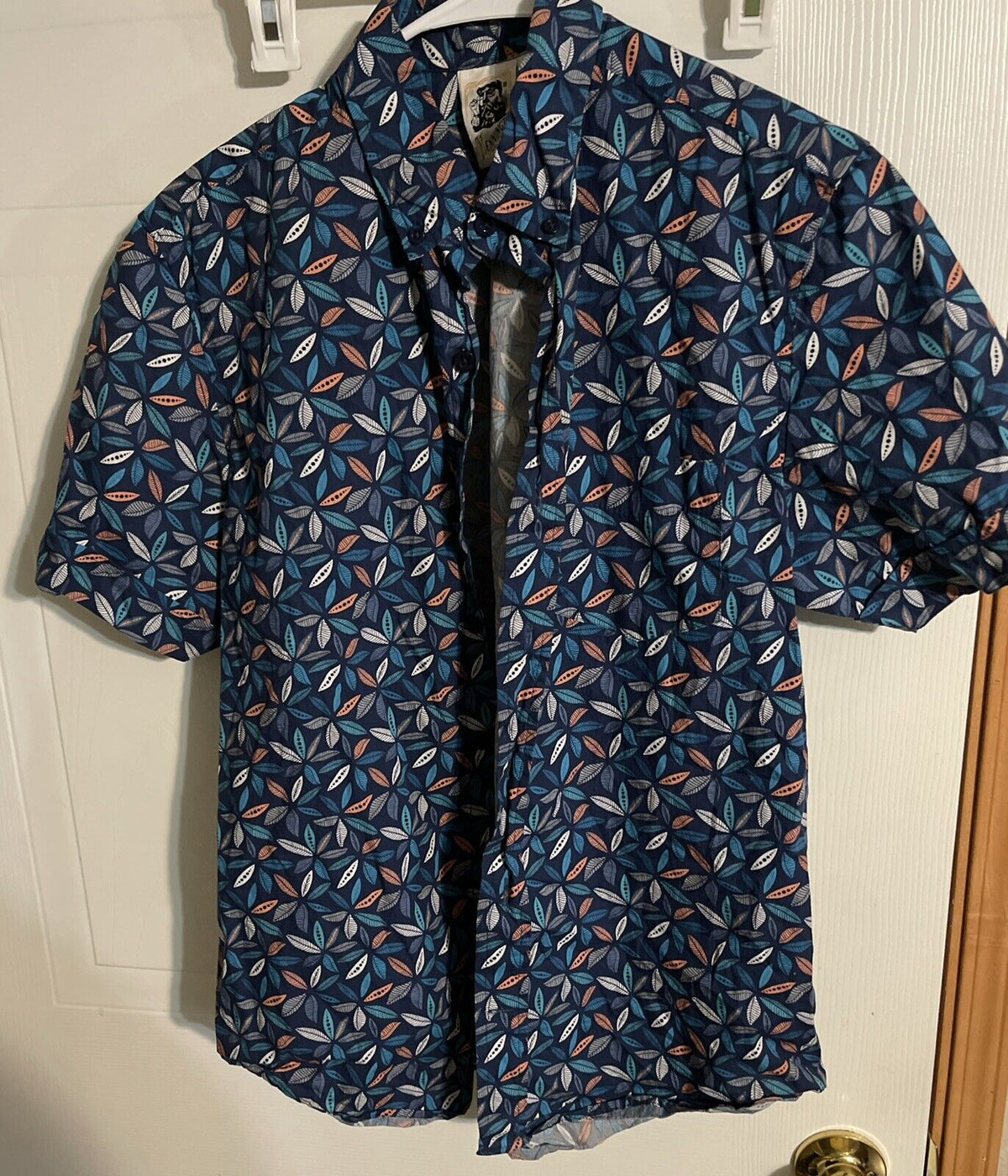 kennington hawaiian shirt Medium 