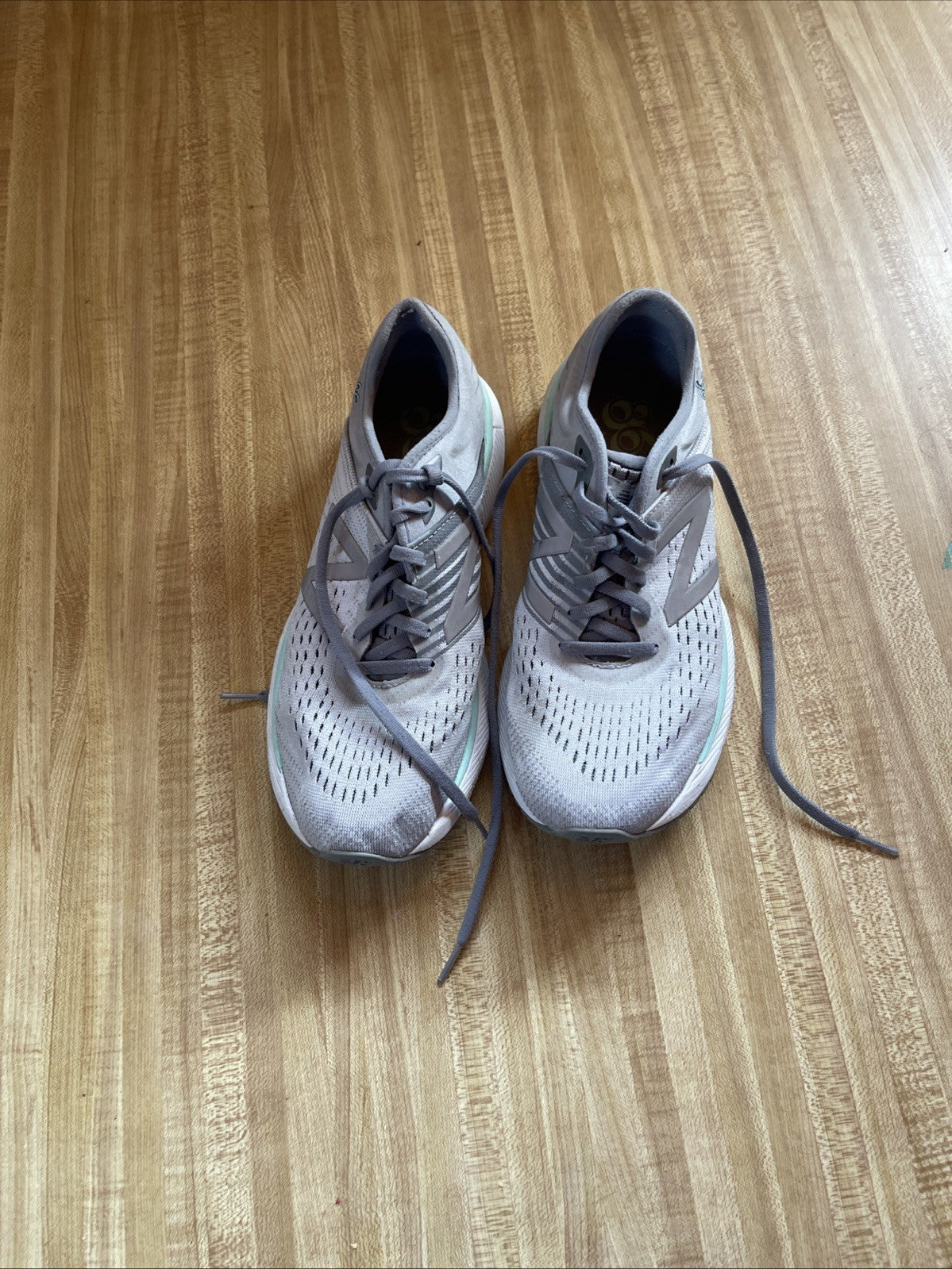 New Balance 860 Size 9