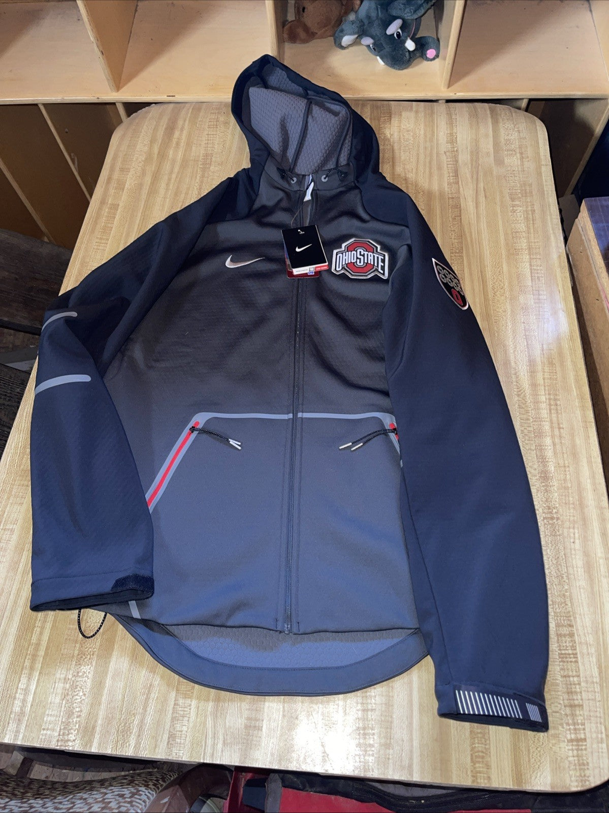 Nike Ohio State Buckeyes Therma Fit Hoodie NWT Medium