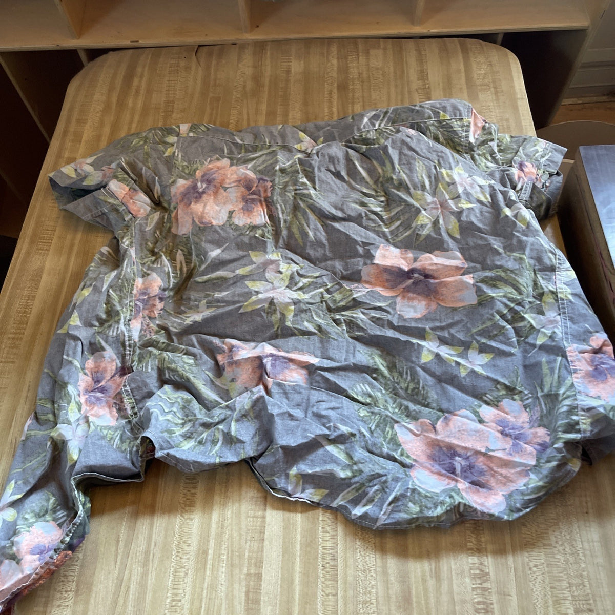 Arizona Jeans Co Button Down Large 