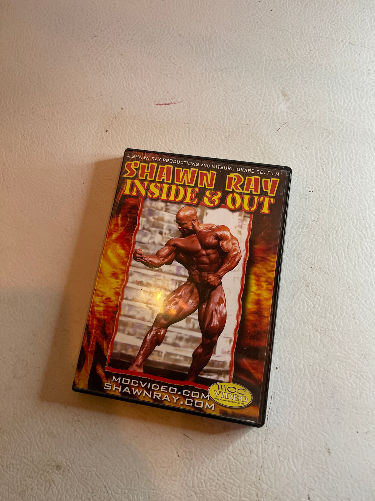 Shawn Ray inside & put dvd