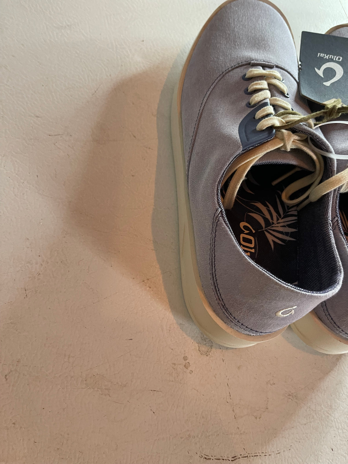 Olukai sneakers size 8 nwob