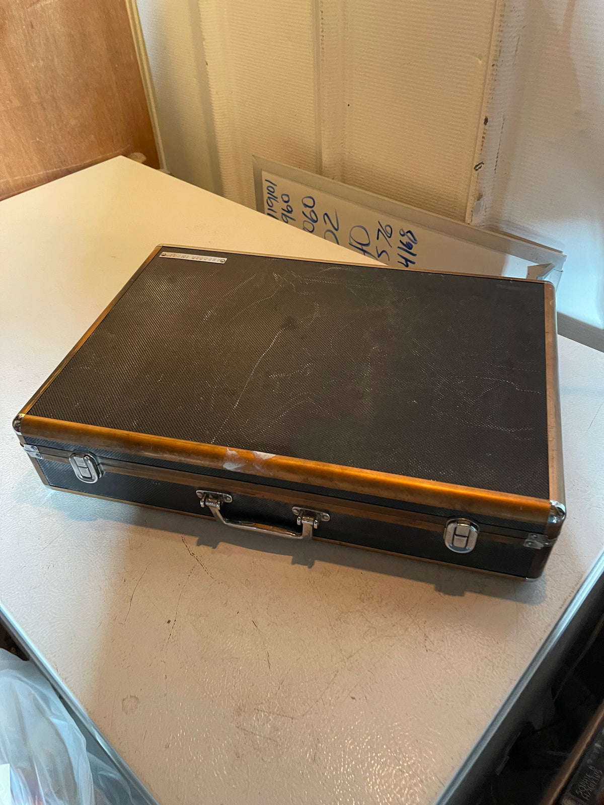 Mini pool table