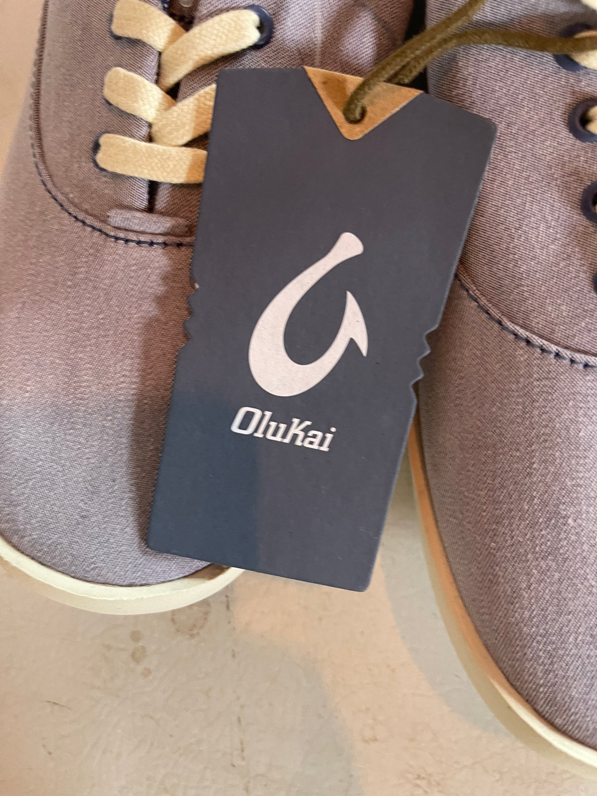 Olukai sneakers size 8 nwob