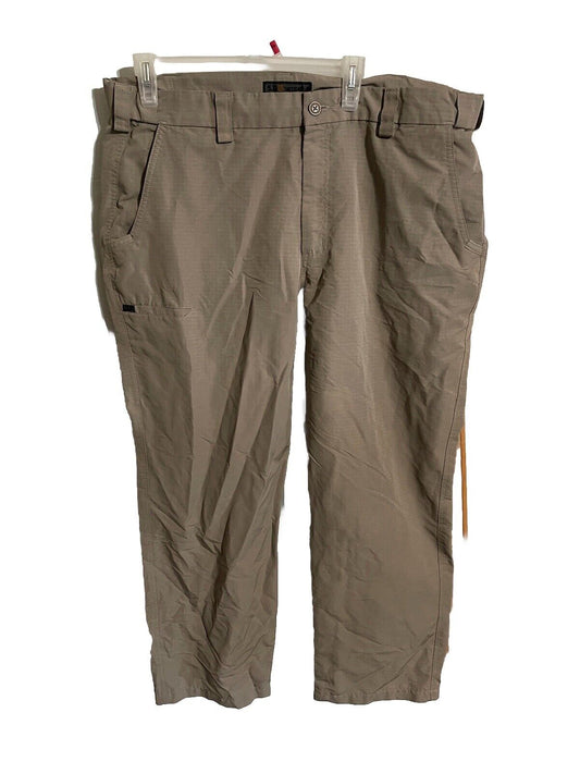 1118 Emporium men's outdoor pants 40x30 in brown with multiple pockets and belt loops