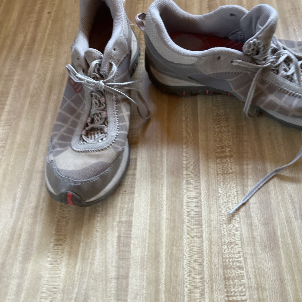 mens columbia hiking shoes size 10