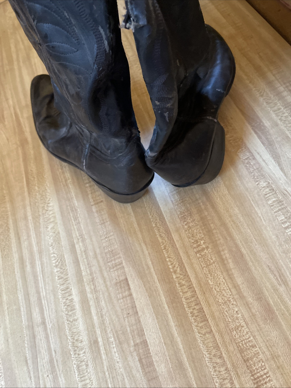 Beater Nocona Cowboy Boots 11