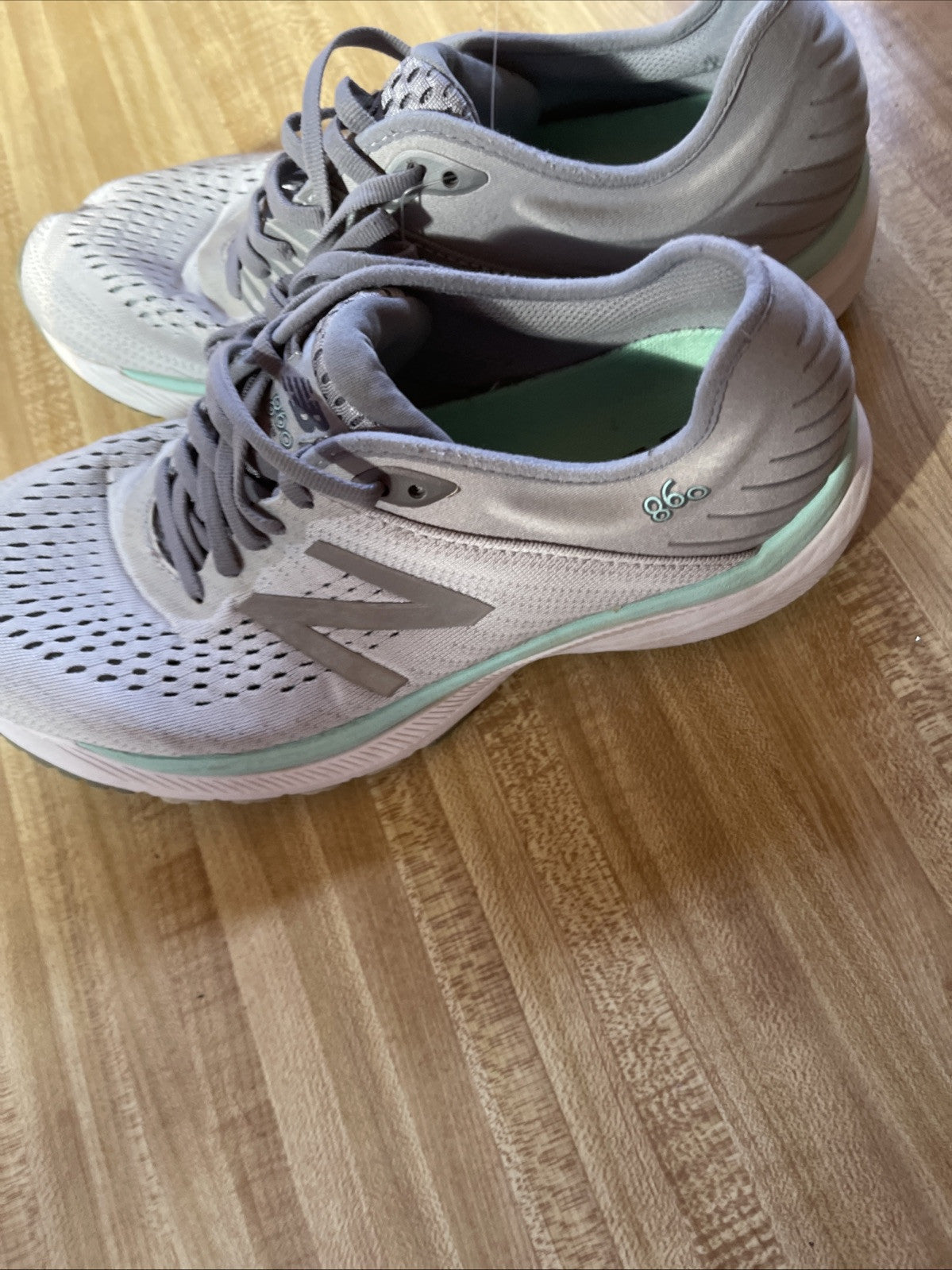 New Balance 860 Size 8.5 Wide