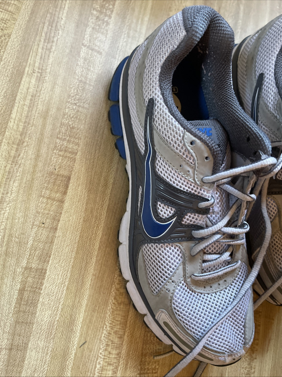 Nike Pegasus 27 Size 8