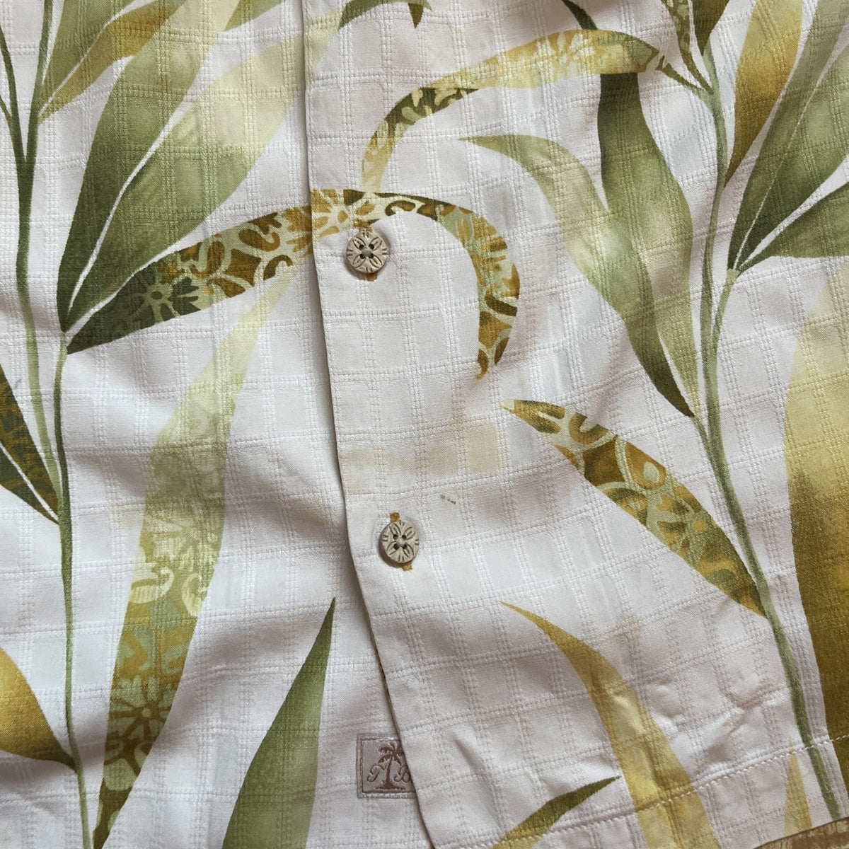 tommy bahama silk hawaiian shirt xl Loop Collar