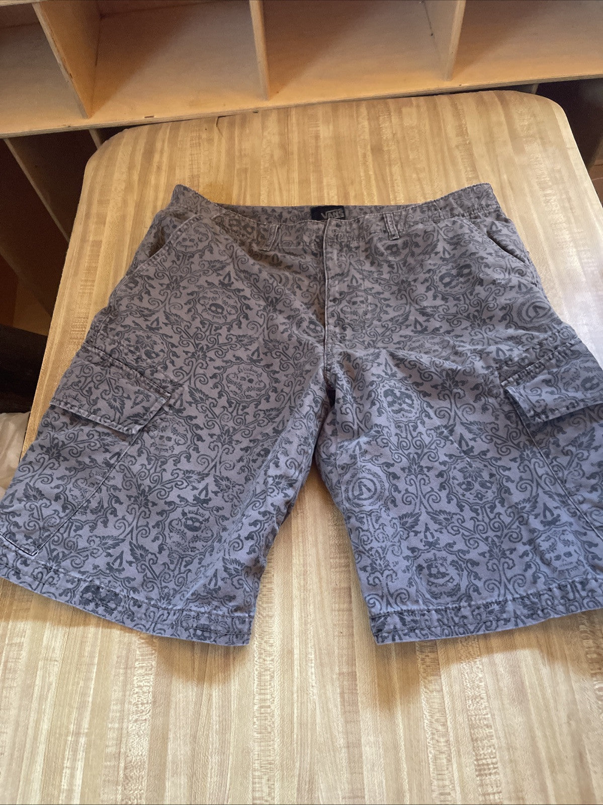 Vans Cargo Shorts 36 Missing The Button