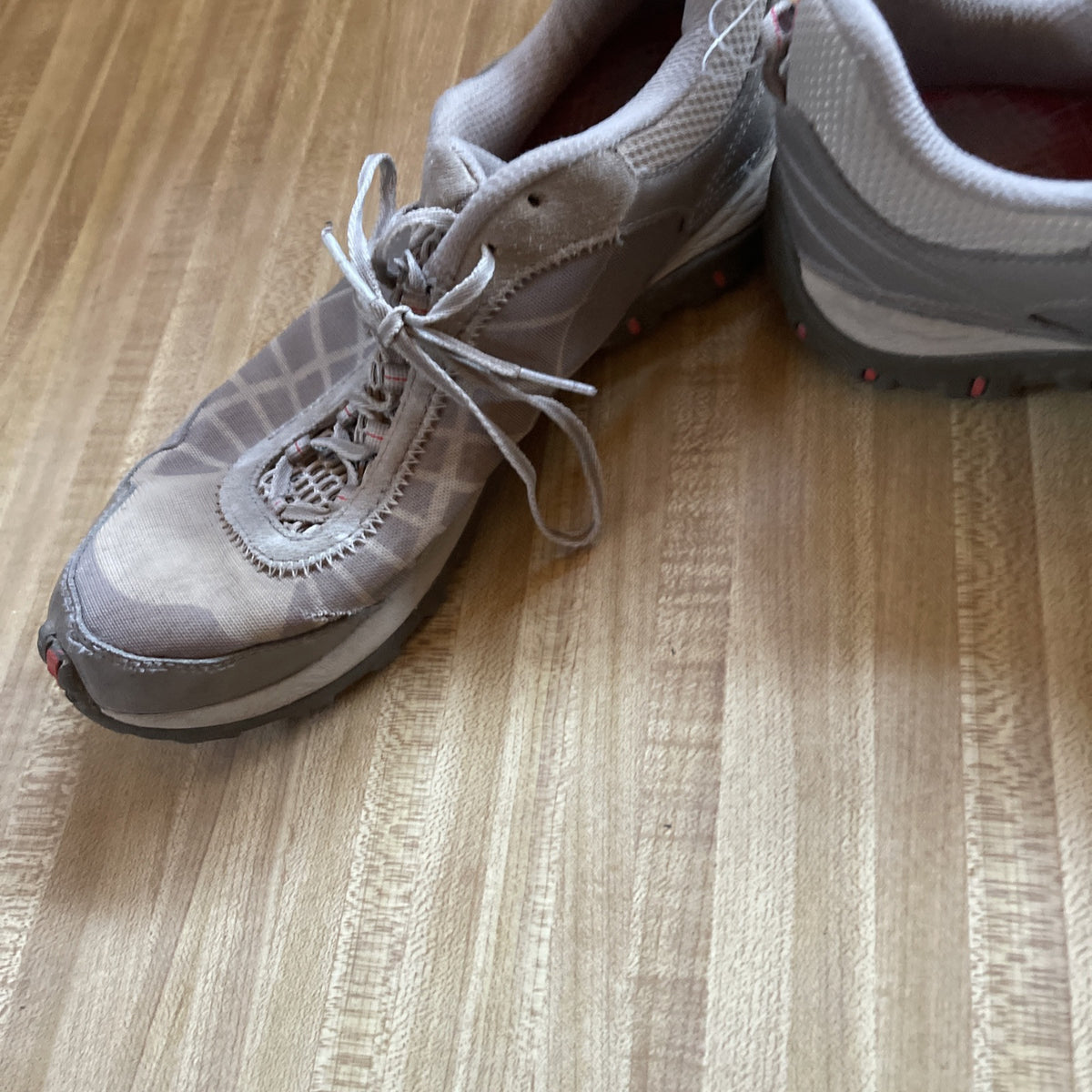 mens columbia hiking shoes size 10