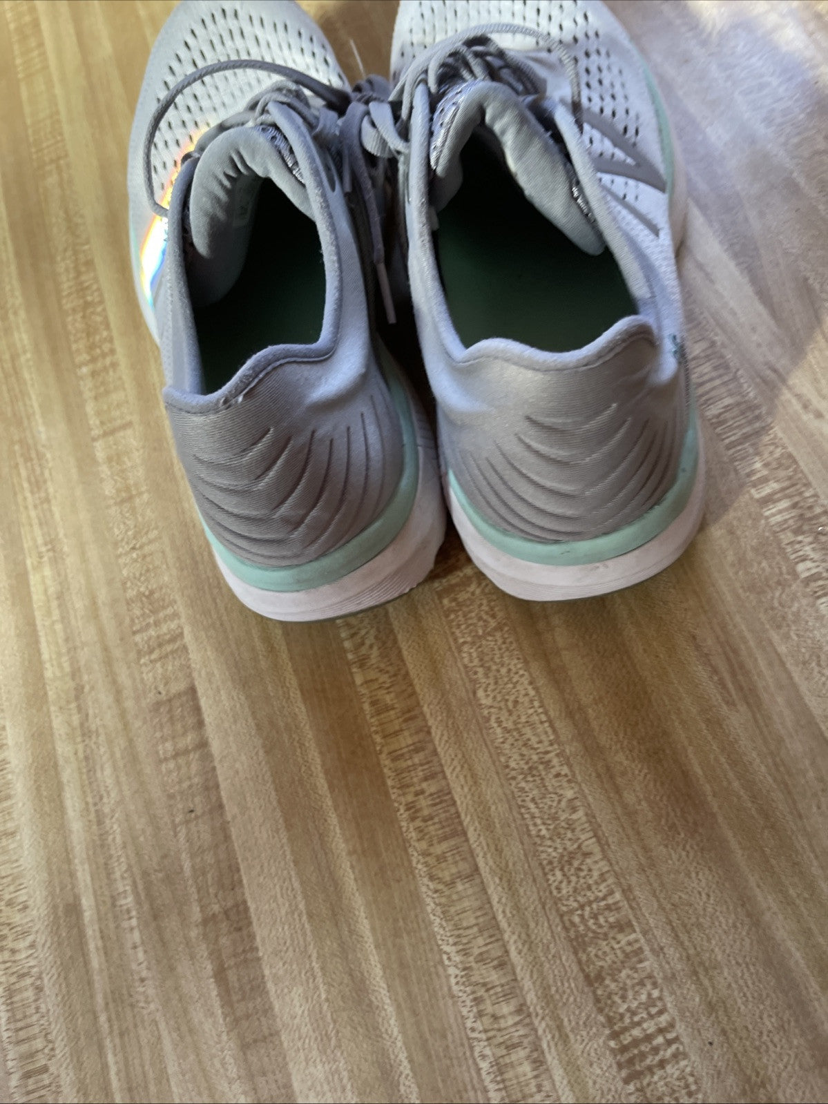 New Balance 860 Size 8.5 Wide