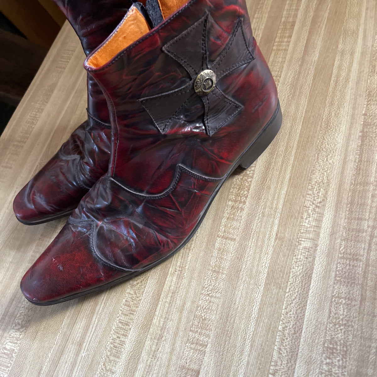 Taj Boots 11
