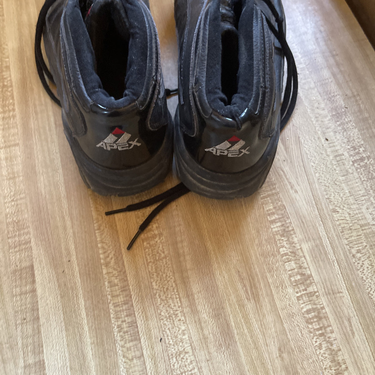 apex mens sneakers 10.5