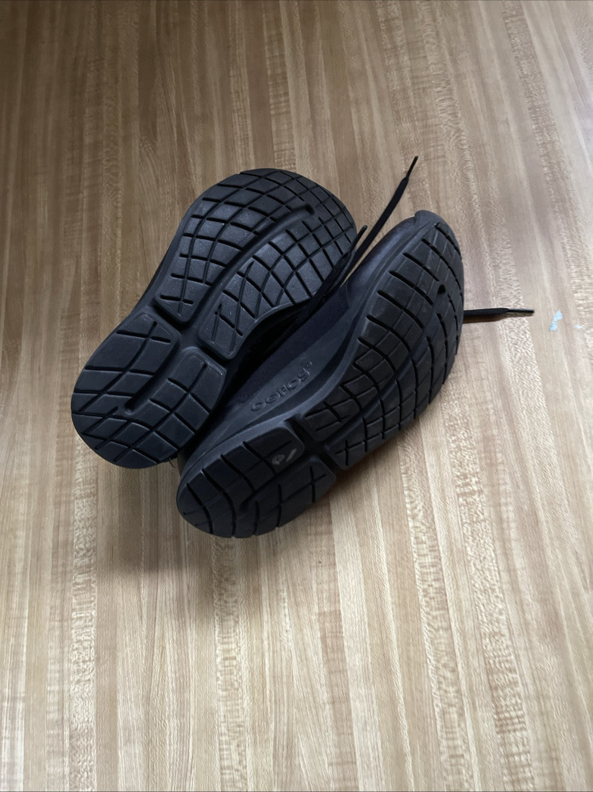 Oofos Men’s Shoes 10.5 E