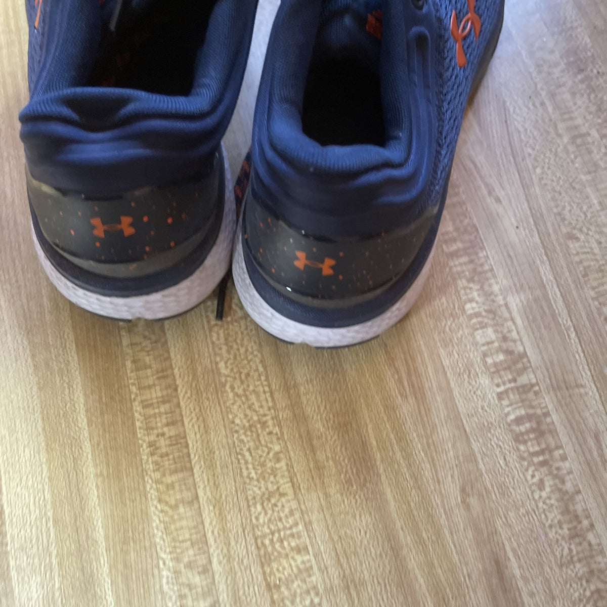Under Armour Charged Escape Size 9