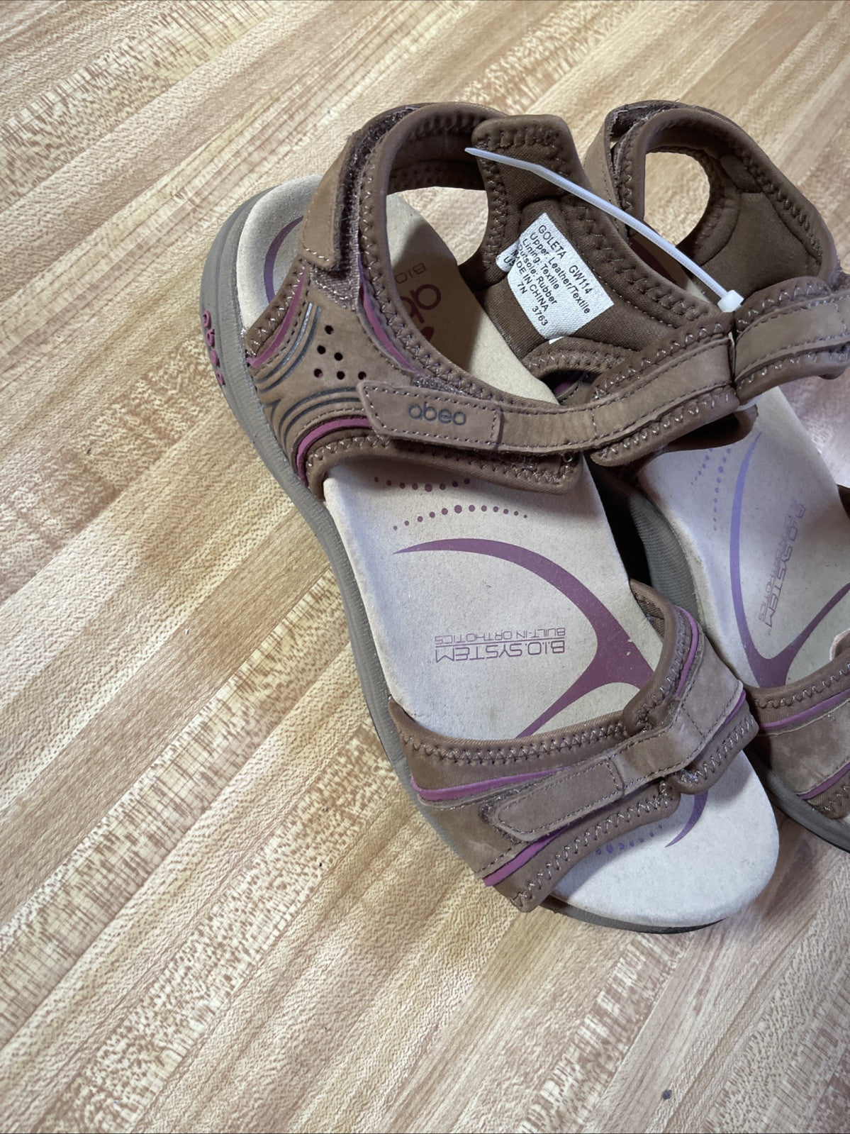 abeo womens size 7 Sandals 
