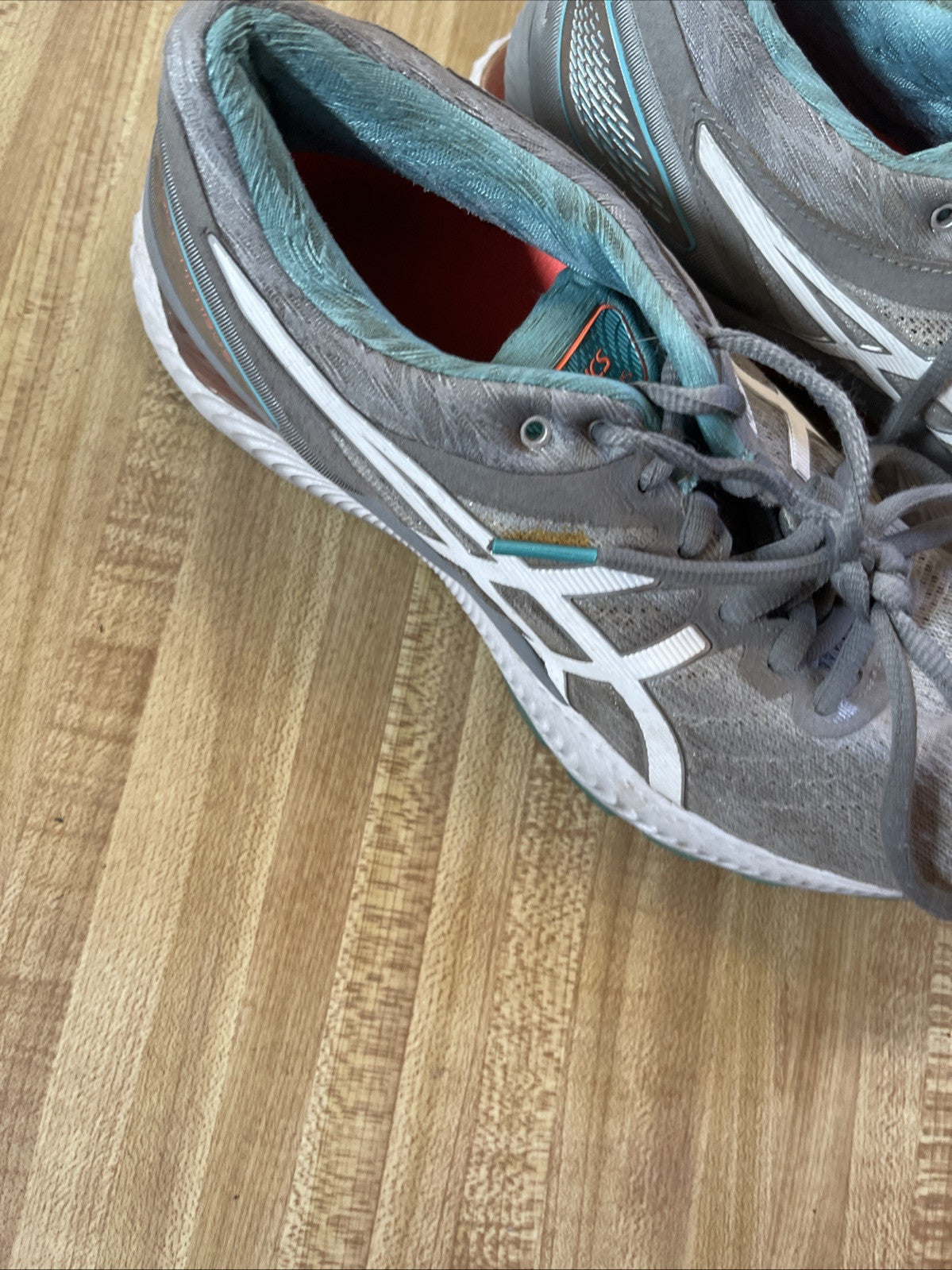 asics gel nimbus 22 size 7.5 womens