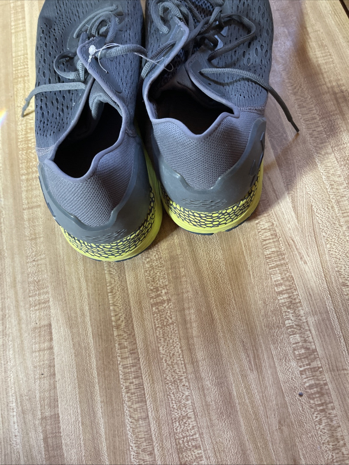 Under Armour Sonic Hovr Size 18