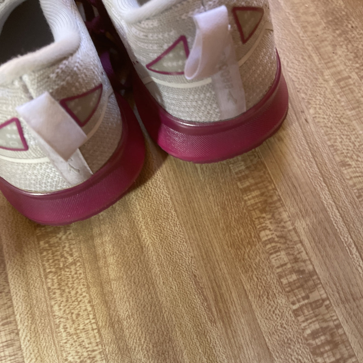 Brooks Levitate 5 Size 8