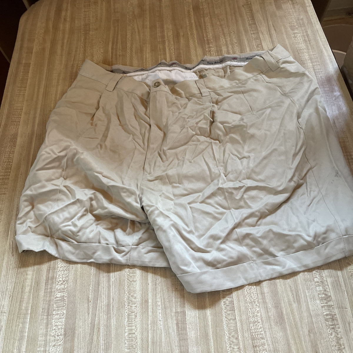Tommy Bahama Shorts 42